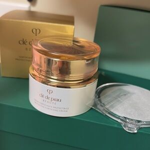 Cle de peau protective fortifying cream empty jar